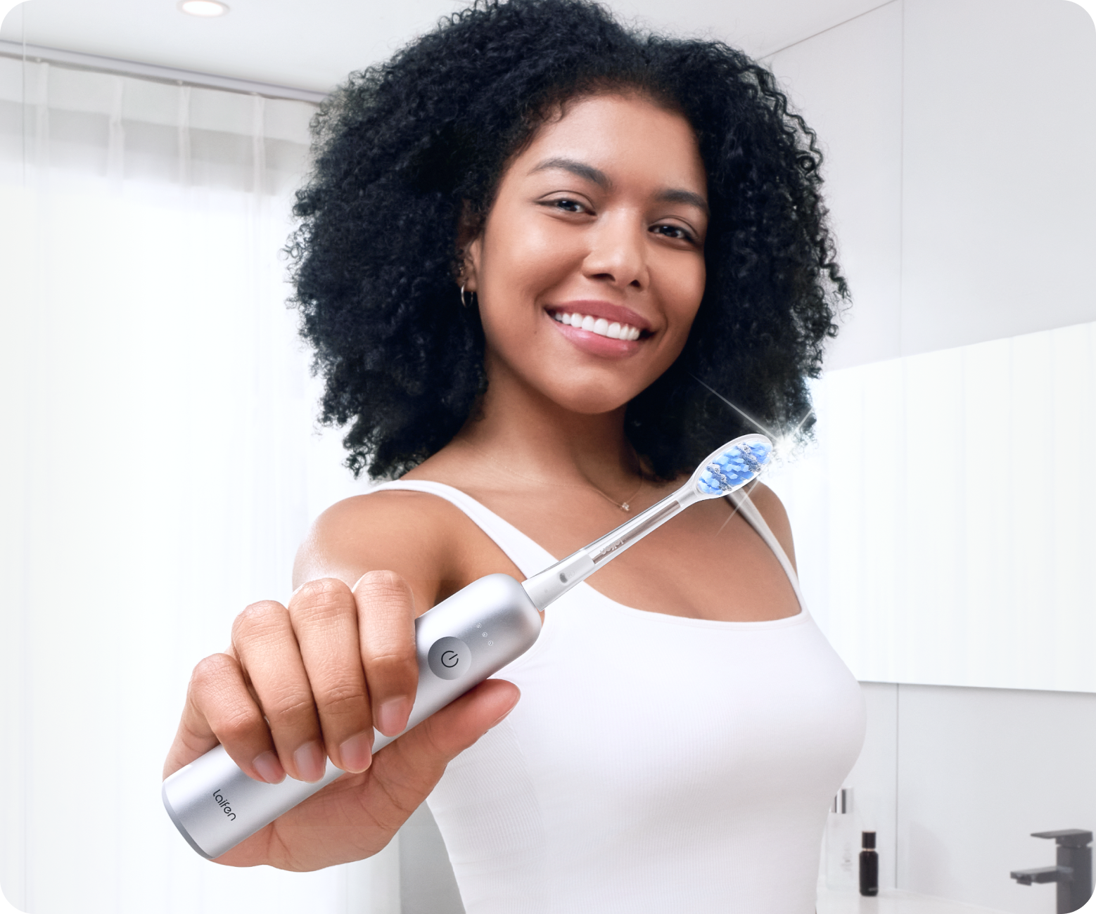 認準 Laifen Wave Pro，助您輕鬆刷出自信亮白美齒，點亮每日清晨的完美笑容。